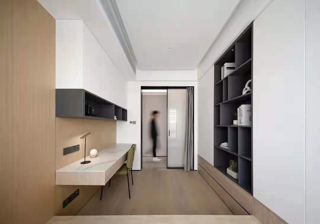 自然舒適的木飾面, 溫柔色調(diào)的軟裝，讓整個空間更具治愈感和親和力，加上生活的煙火氣，安靜而溫馨，平淡而簡單。 (4).jpg