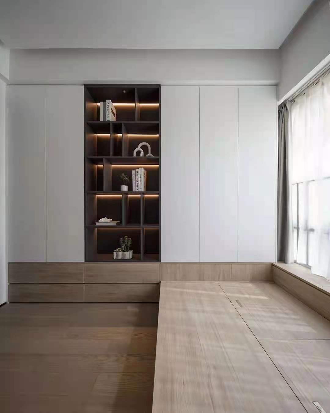 自然舒適的木飾面, 溫柔色調(diào)的軟裝，讓整個空間更具治愈感和親和力，加上生活的煙火氣，安靜而溫馨，平淡而簡單。 (1).jpg